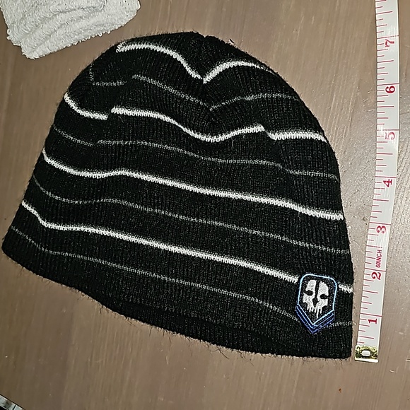 AWESOME BIOWORLD CALL OF DUTY YOUTH STRIPED CAP BEANIE - Picture 6 of 6